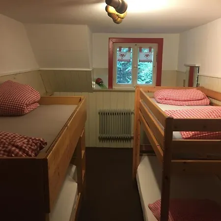 Bergwaldhuette * Neusatzeck